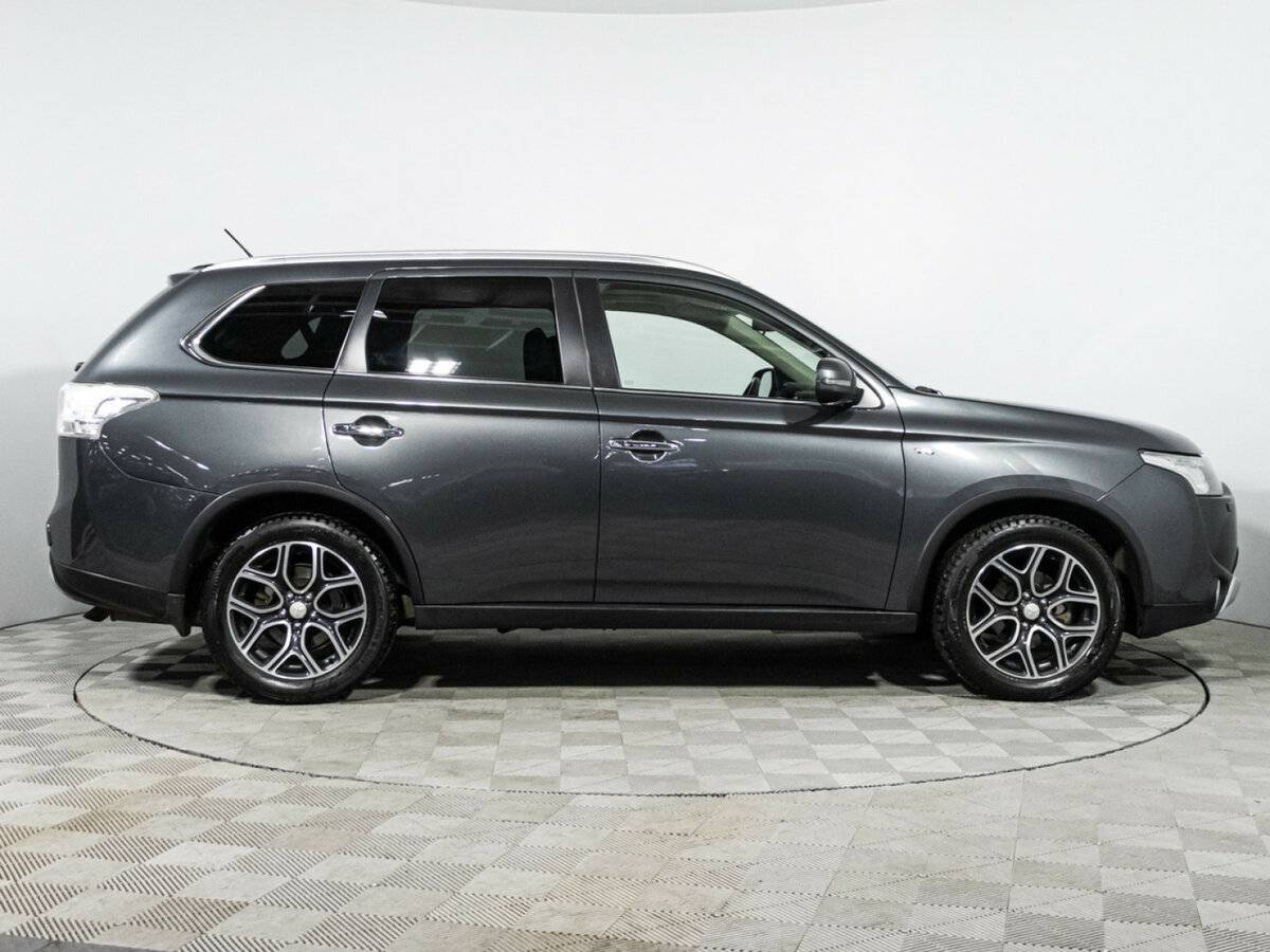 Mitsubishi Outlander с пробегом — 2014 год. Фото: #3