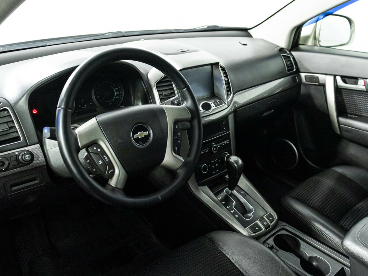 Chevrolet Captiva с пробегом — 2012 год. Фото: #10