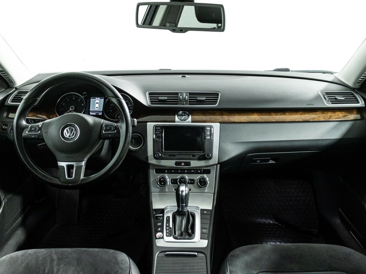 Volkswagen Passat с пробегом — 2011 год. Фото: #12