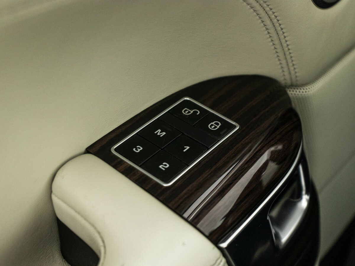 Land Rover Range Rover с пробегом — 2014 год. Фото: #14