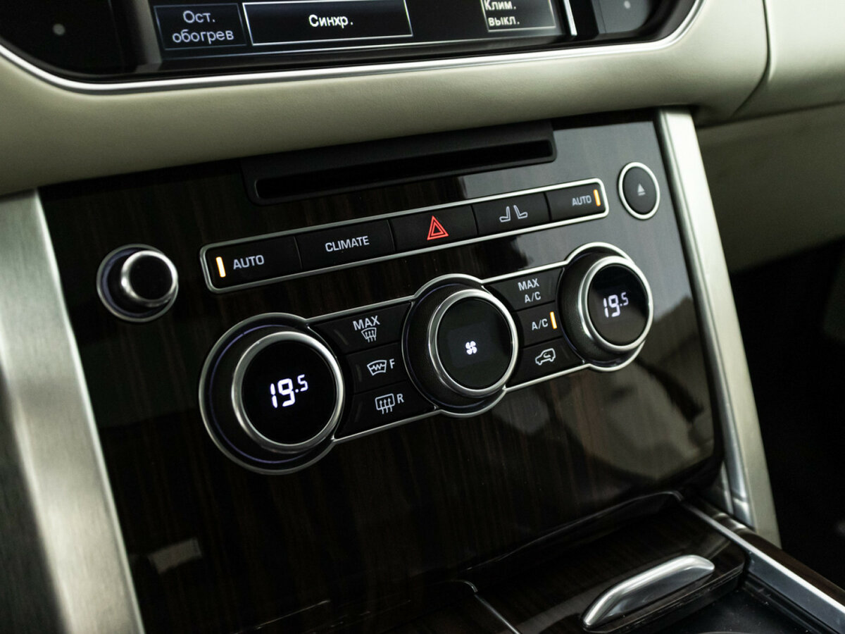 Land Rover Range Rover с пробегом — 2014 год. Фото: #16