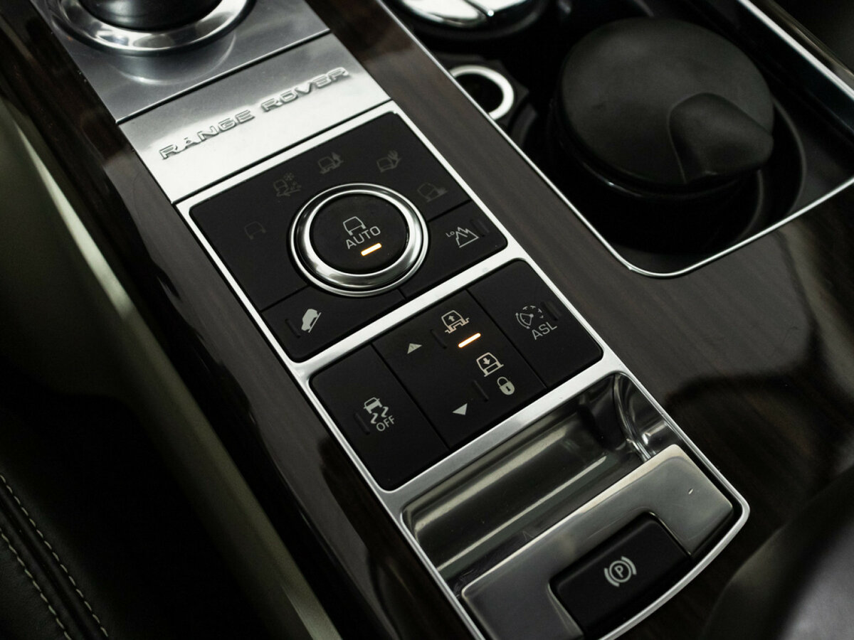 Land Rover Range Rover с пробегом — 2014 год. Фото: #17