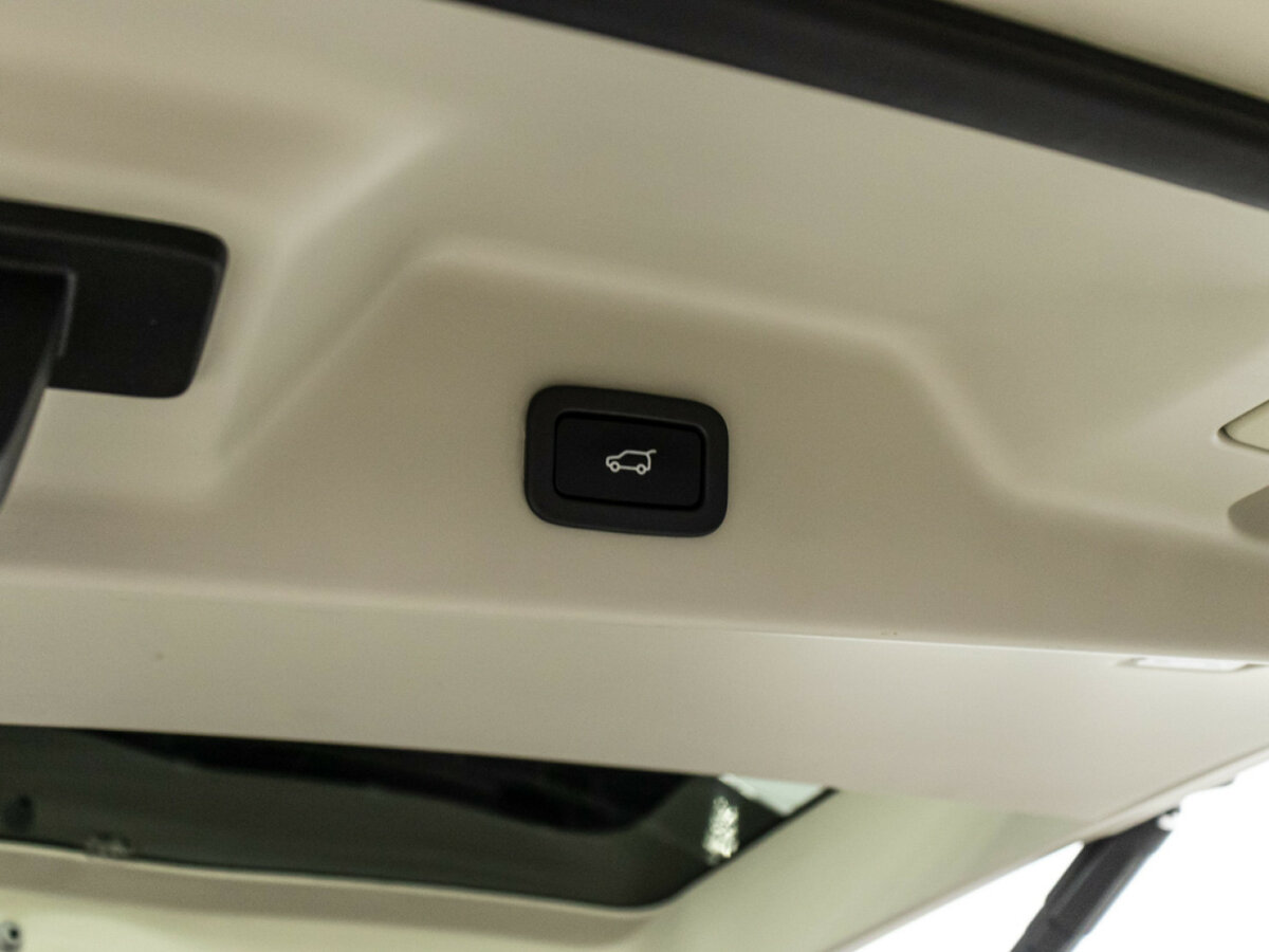 Land Rover Range Rover с пробегом — 2014 год. Фото: #25