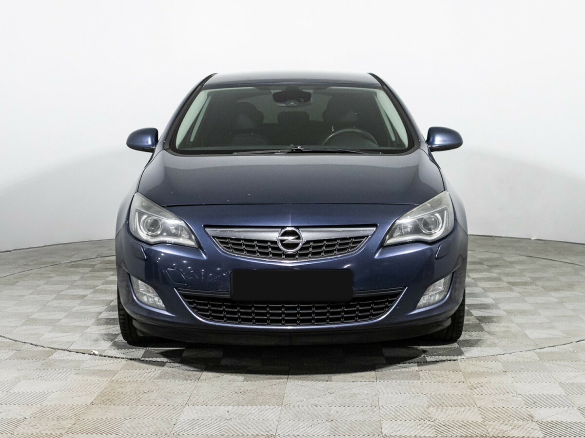Opel Astra с пробегом — 2010 год. Фото: #1