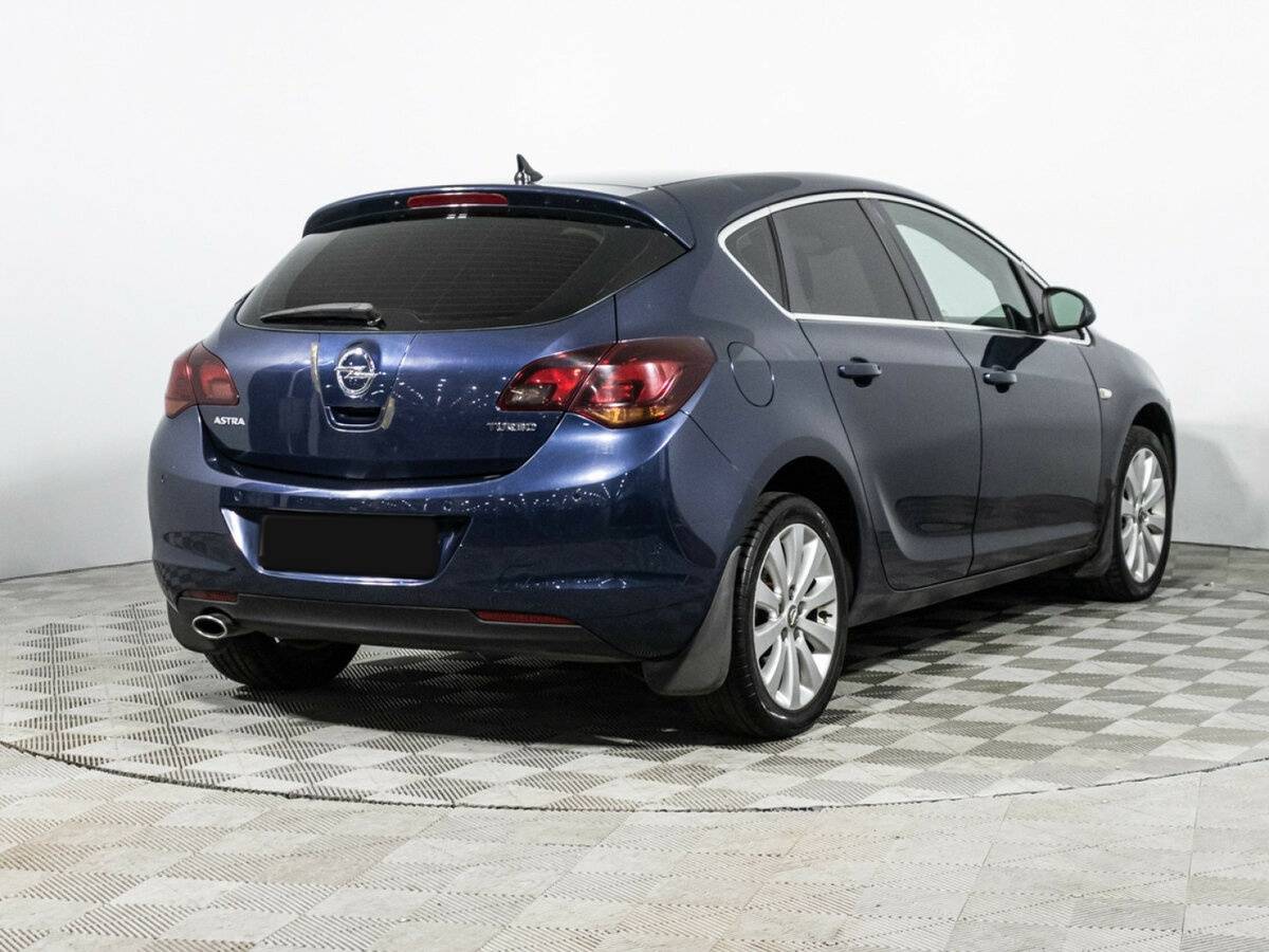 Opel Astra с пробегом — 2010 год. Фото: #4