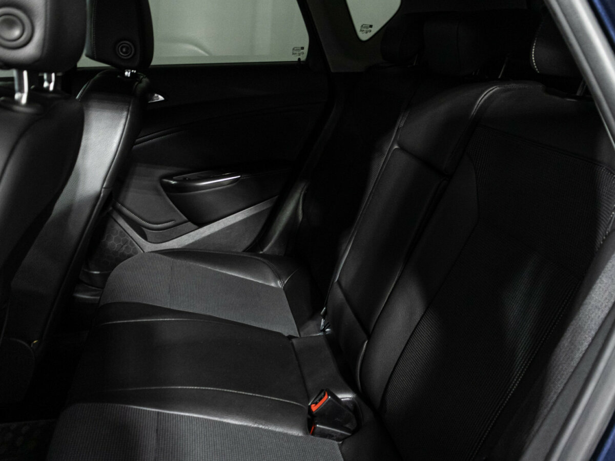 Opel Astra с пробегом — 2010 год. Фото: #9