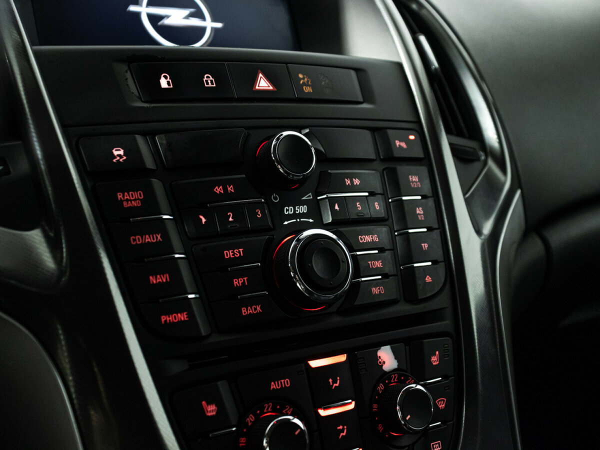 Opel Astra с пробегом — 2010 год. Фото: #14