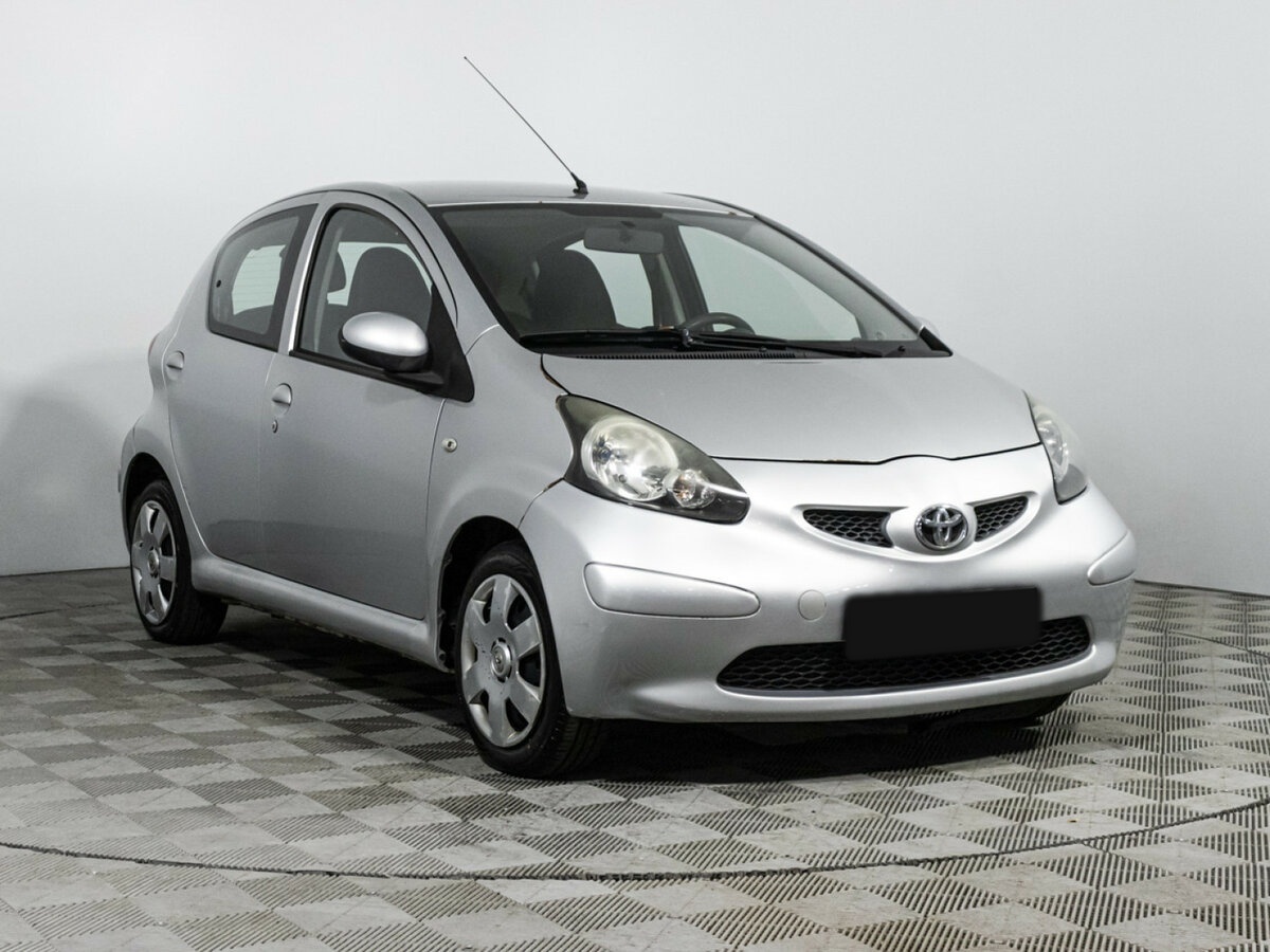 Toyota Aygo с пробегом — 2006 год. Фото: #2