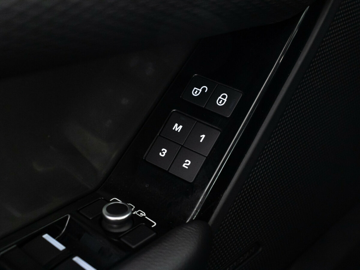 Land Rover Range Rover Velar с пробегом — 2018 год. Фото: #15