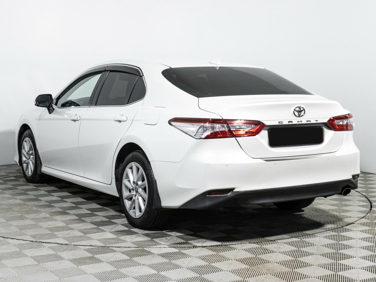 Toyota Camry с пробегом — 2022 год. Фото: #6