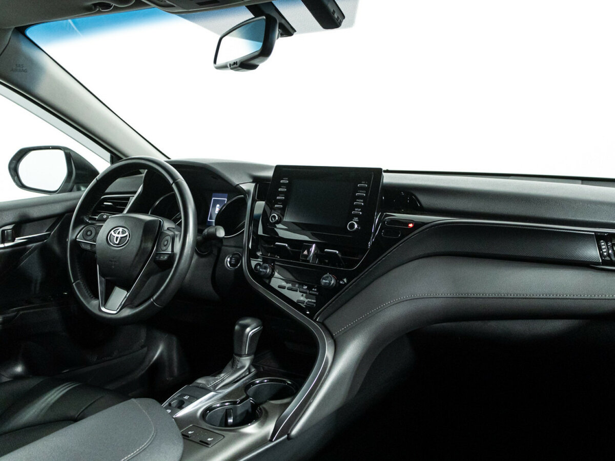 Toyota Camry с пробегом — 2022 год. Фото: #8