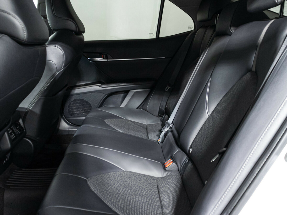 Toyota Camry с пробегом — 2022 год. Фото: #9