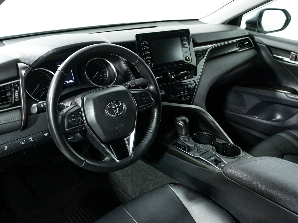 Toyota Camry с пробегом — 2022 год. Фото: #10
