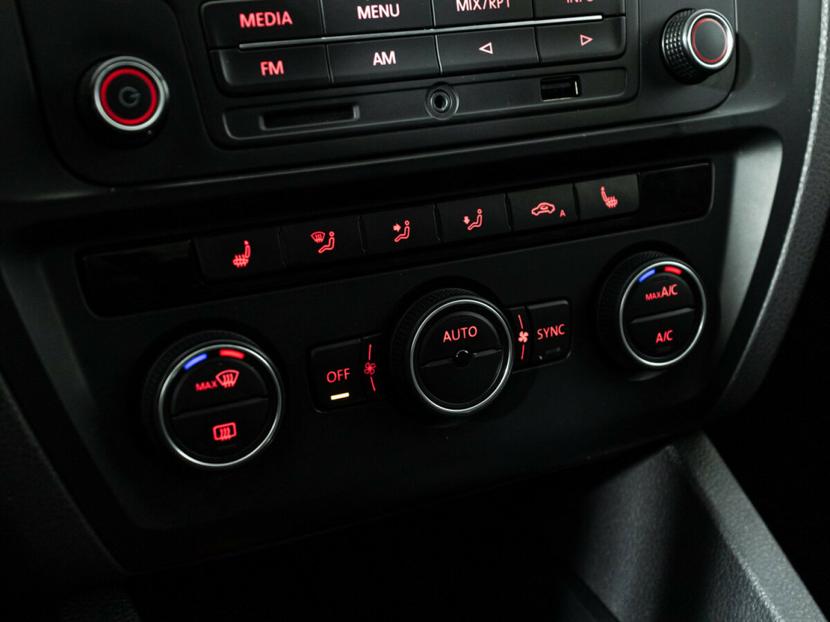 Volkswagen Jetta с пробегом — 2016 год. Фото: #14