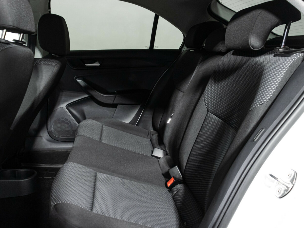 Volkswagen Polo с пробегом — 2021 год. Фото: #9