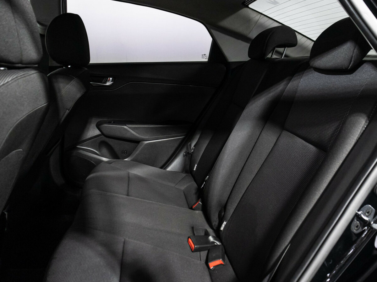 Hyundai Solaris с пробегом — 2020 год. Фото: #9