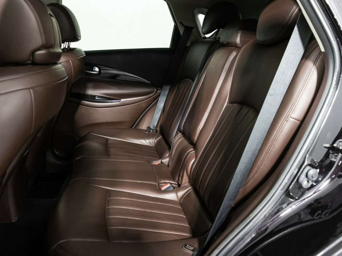 Infiniti EX с пробегом — 2012 год. Фото: #9