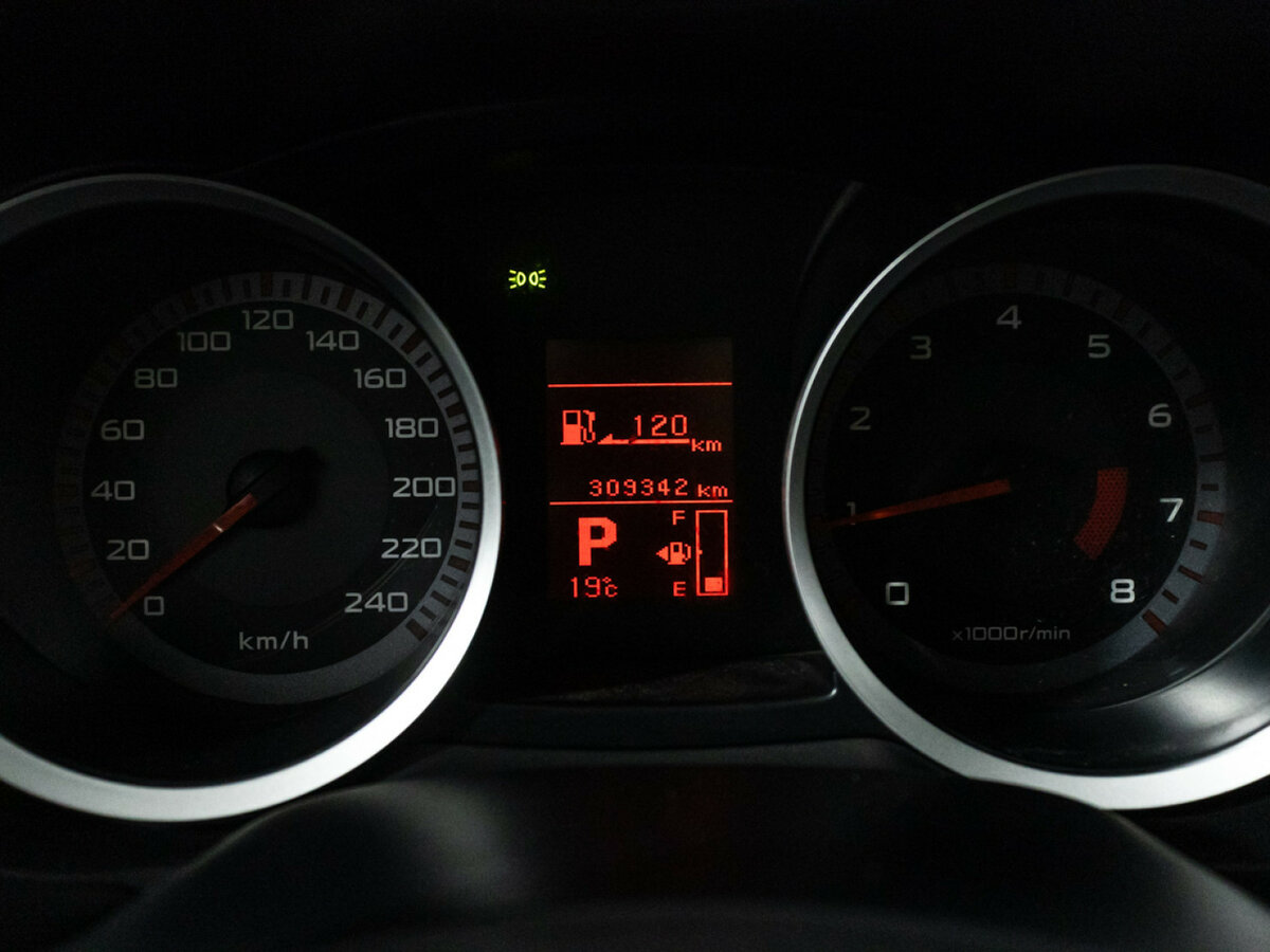 Mitsubishi Lancer с пробегом — 2008 год. Фото: #11