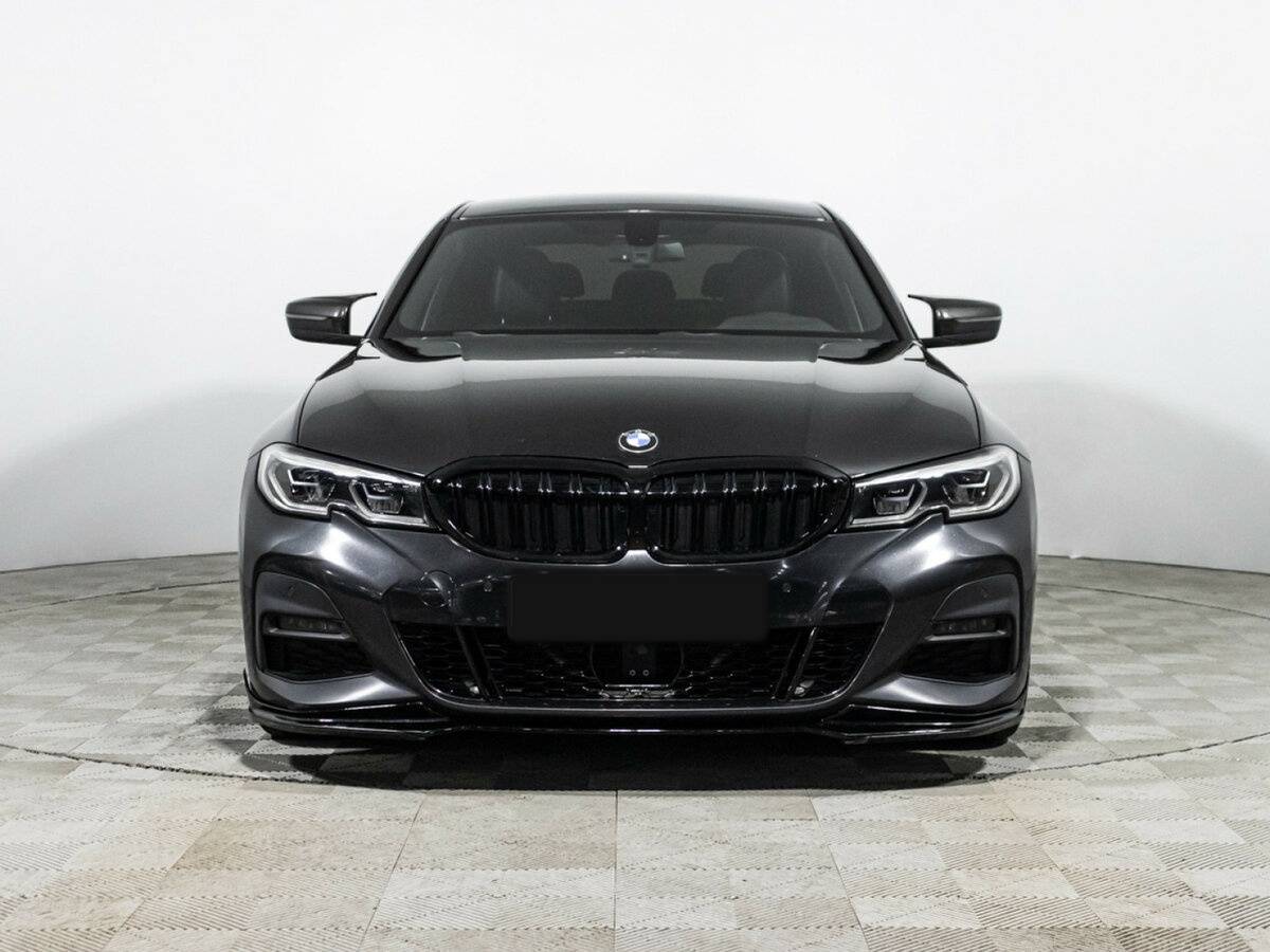 BMW 3 серии с пробегом — 2019 год. Фото: #1