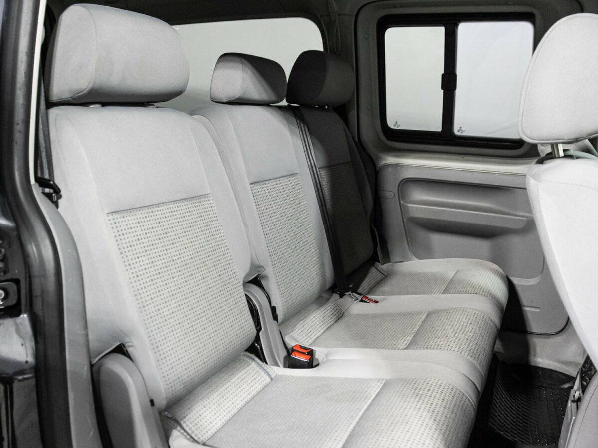 Volkswagen Caddy с пробегом — 2008 год. Фото: #7