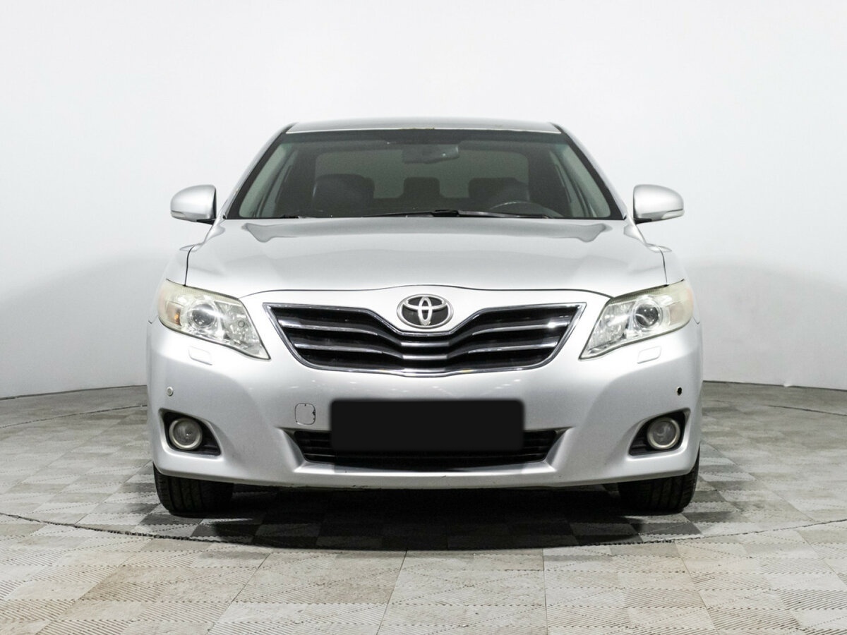 Toyota Camry с пробегом — 2010 год. Фото: #1