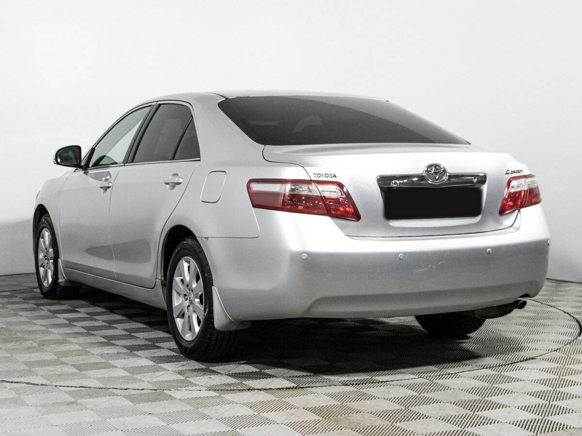 Toyota Camry с пробегом — 2010 год. Фото: #5