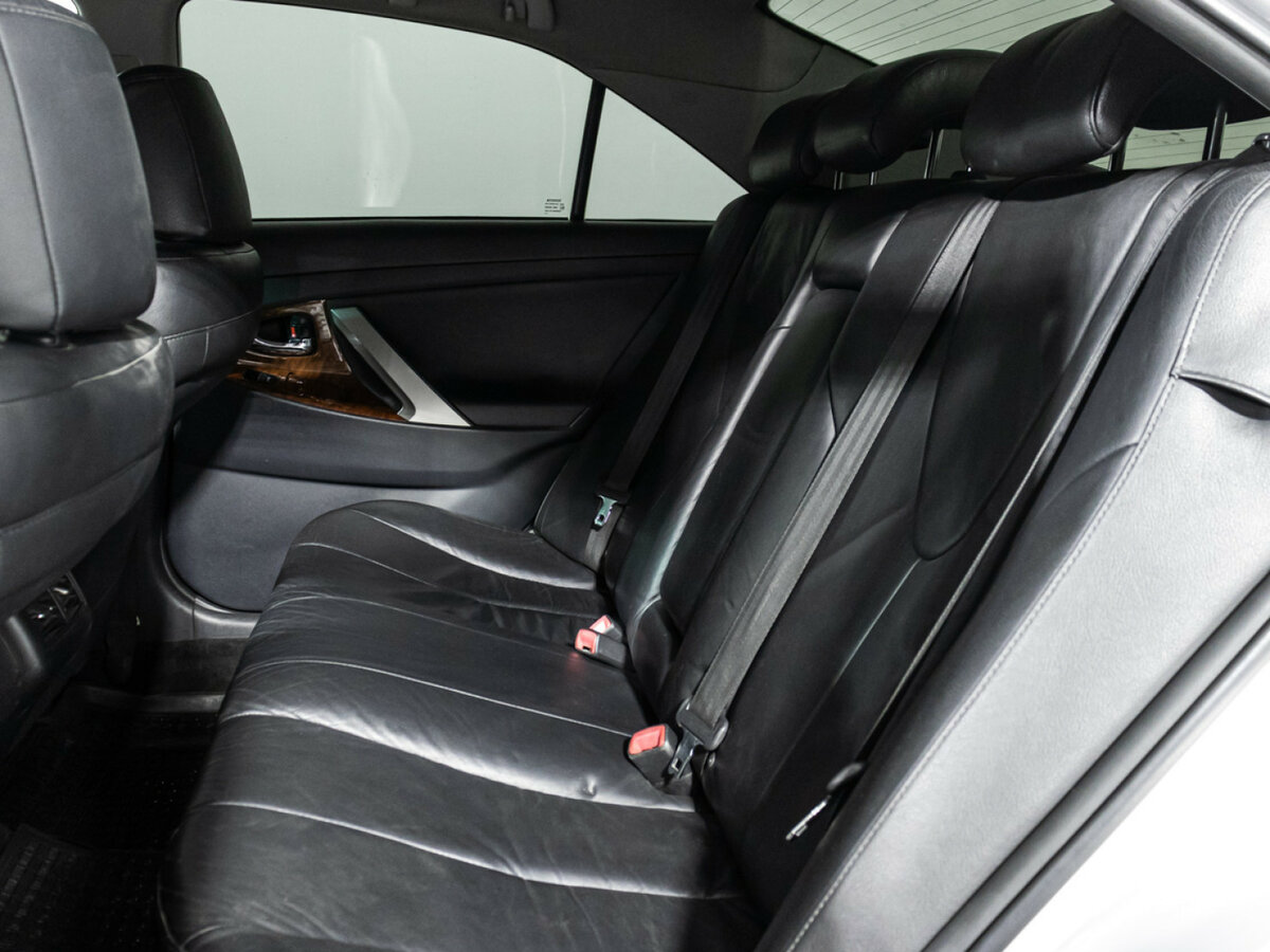 Toyota Camry с пробегом — 2010 год. Фото: #8