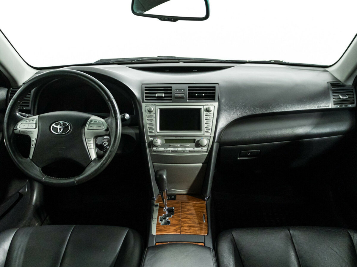 Toyota Camry с пробегом — 2010 год. Фото: #11
