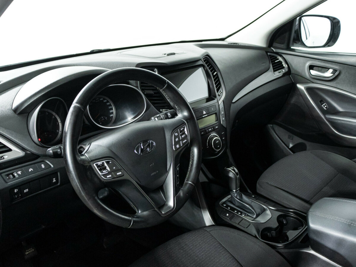 Hyundai Santa Fe с пробегом — 2014 год. Фото: #8