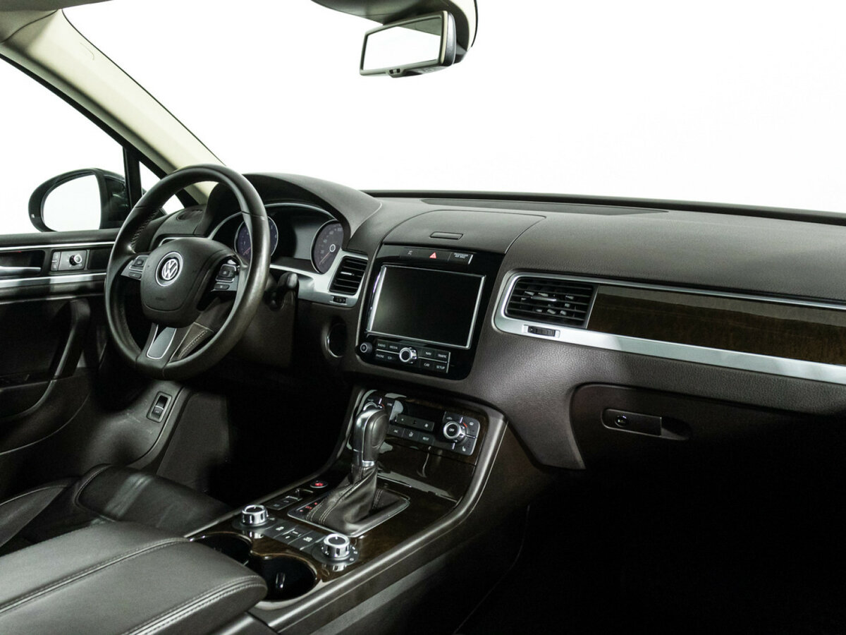 Volkswagen Touareg с пробегом — 2014 год. Фото: #7