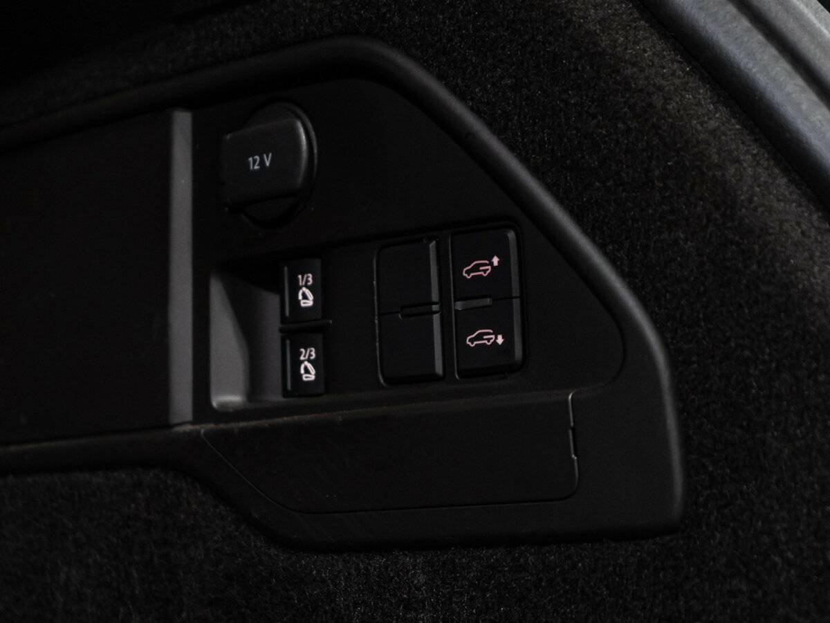 Volkswagen Touareg с пробегом — 2014 год. Фото: #21