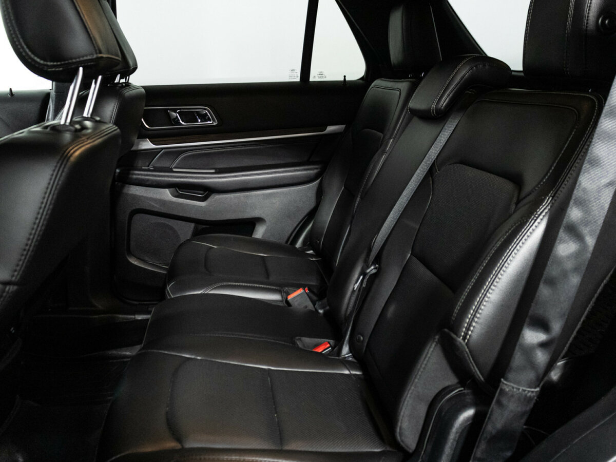 Ford Explorer с пробегом — 2018 год. Фото: #7
