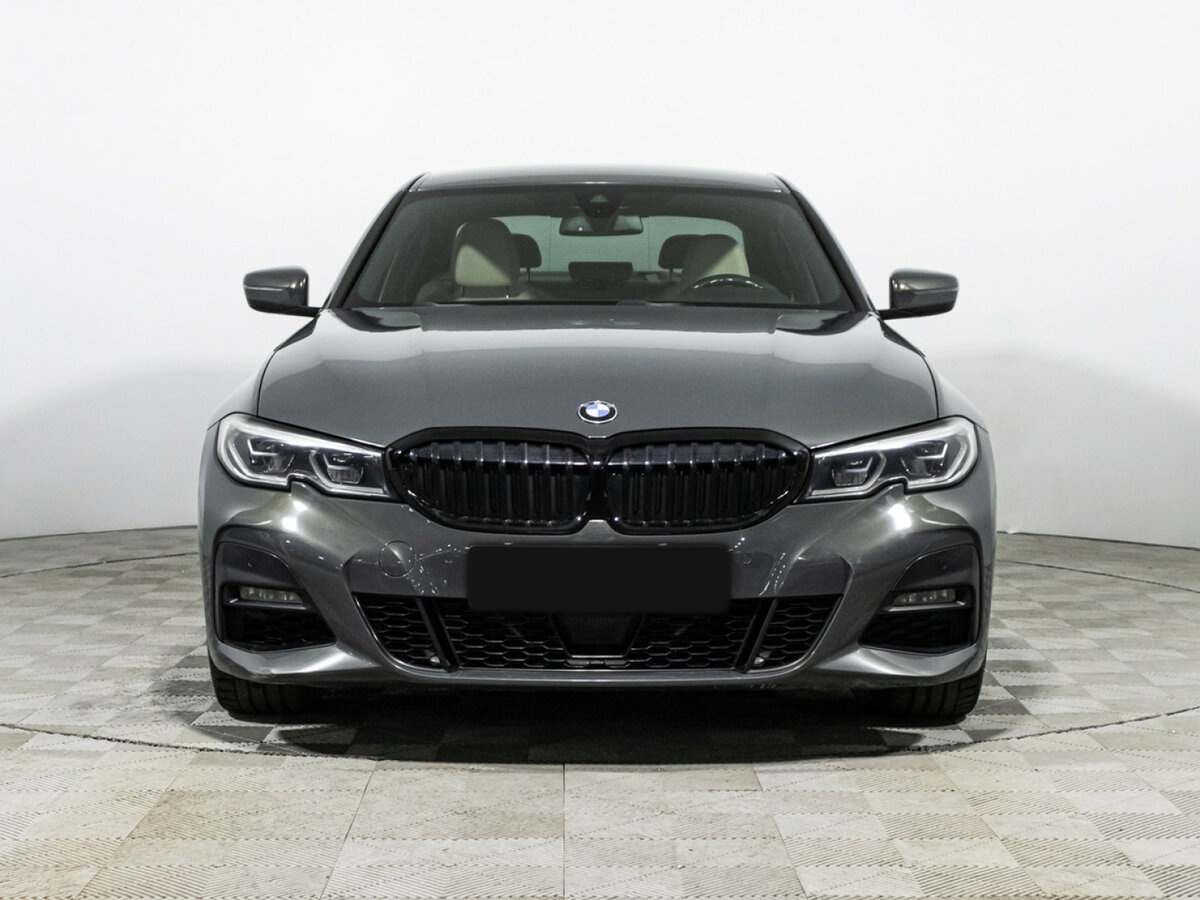 BMW 3 серии с пробегом — 2020 год. Фото: #1