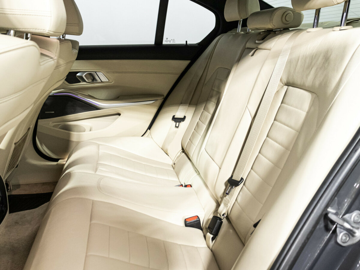 BMW 3 серии с пробегом — 2020 год. Фото: #9