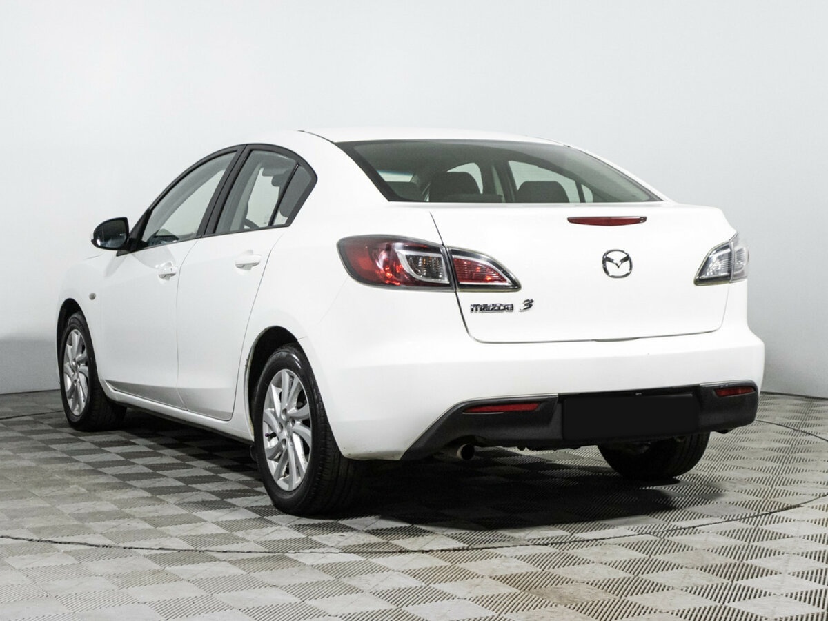 Mazda 3 с пробегом — 2010 год. Фото: #6