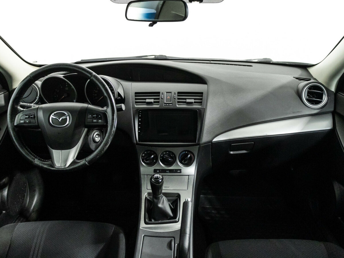 Mazda 3 с пробегом — 2010 год. Фото: #12