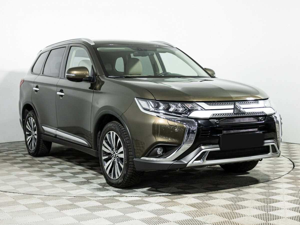 Mitsubishi Outlander с пробегом — 2020 год. Фото: #2