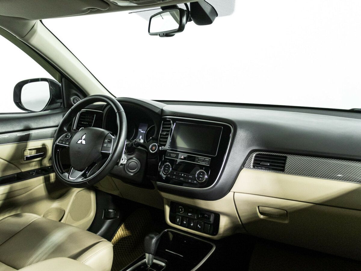 Mitsubishi Outlander с пробегом — 2020 год. Фото: #6