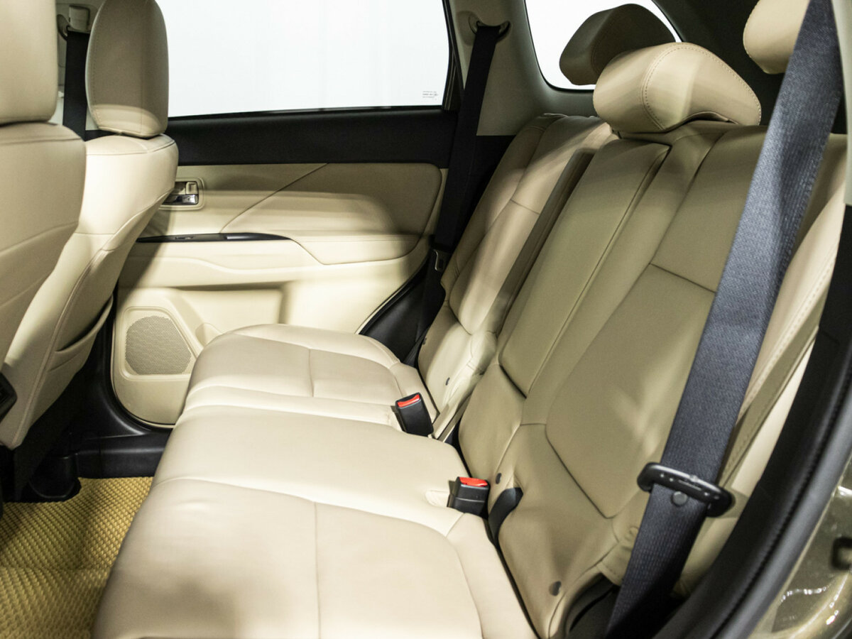 Mitsubishi Outlander с пробегом — 2020 год. Фото: #7