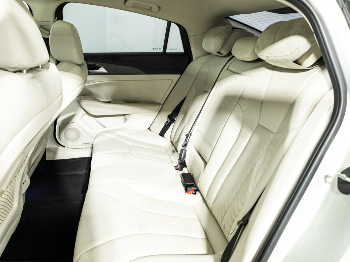 Hongqi H5 с пробегом — 2022 год. Фото: #9