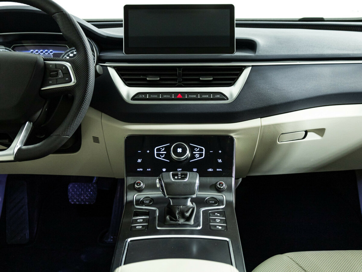 Hongqi H5 с пробегом — 2022 год. Фото: #13