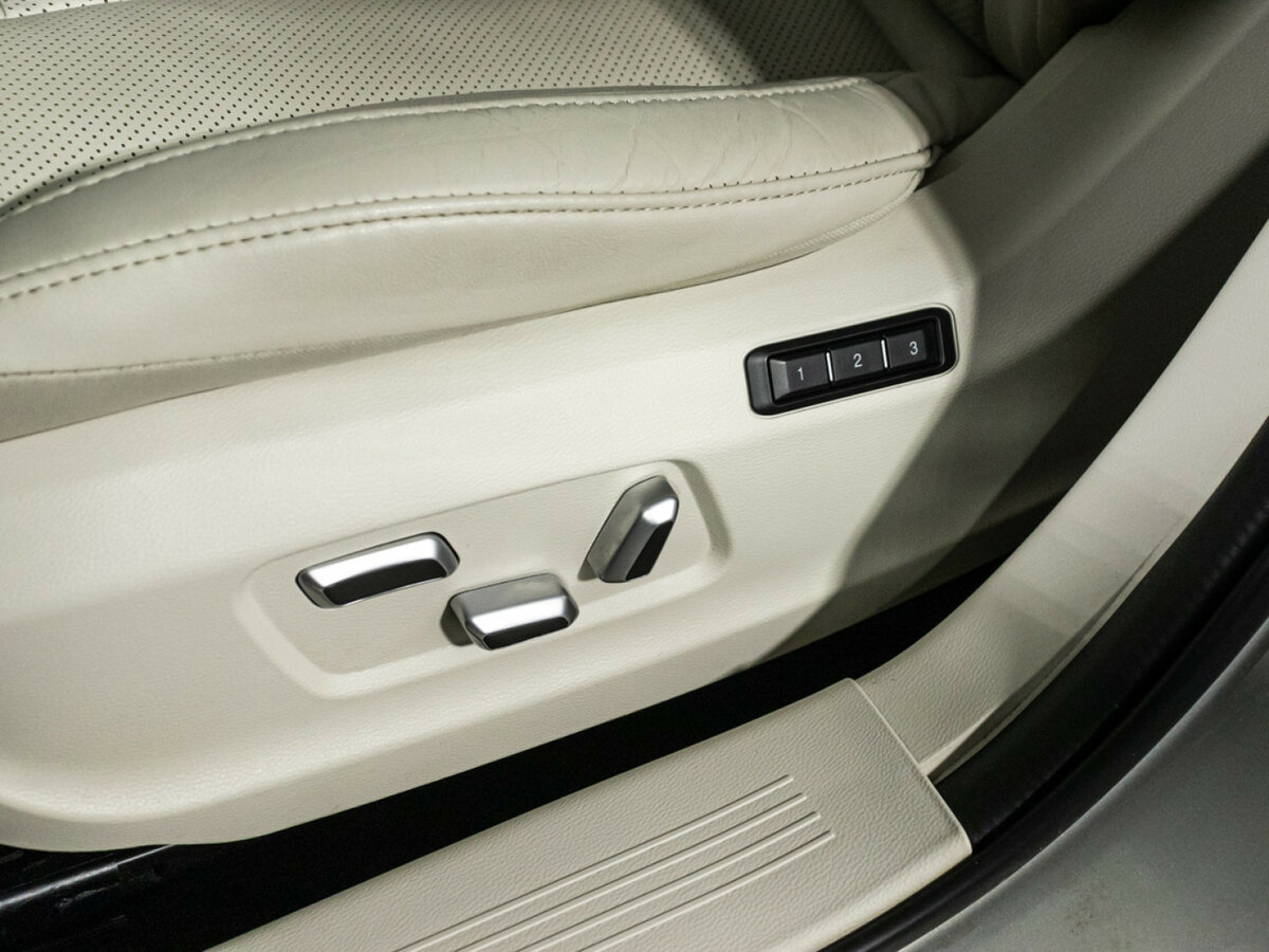 Hongqi H5 с пробегом — 2022 год. Фото: #15