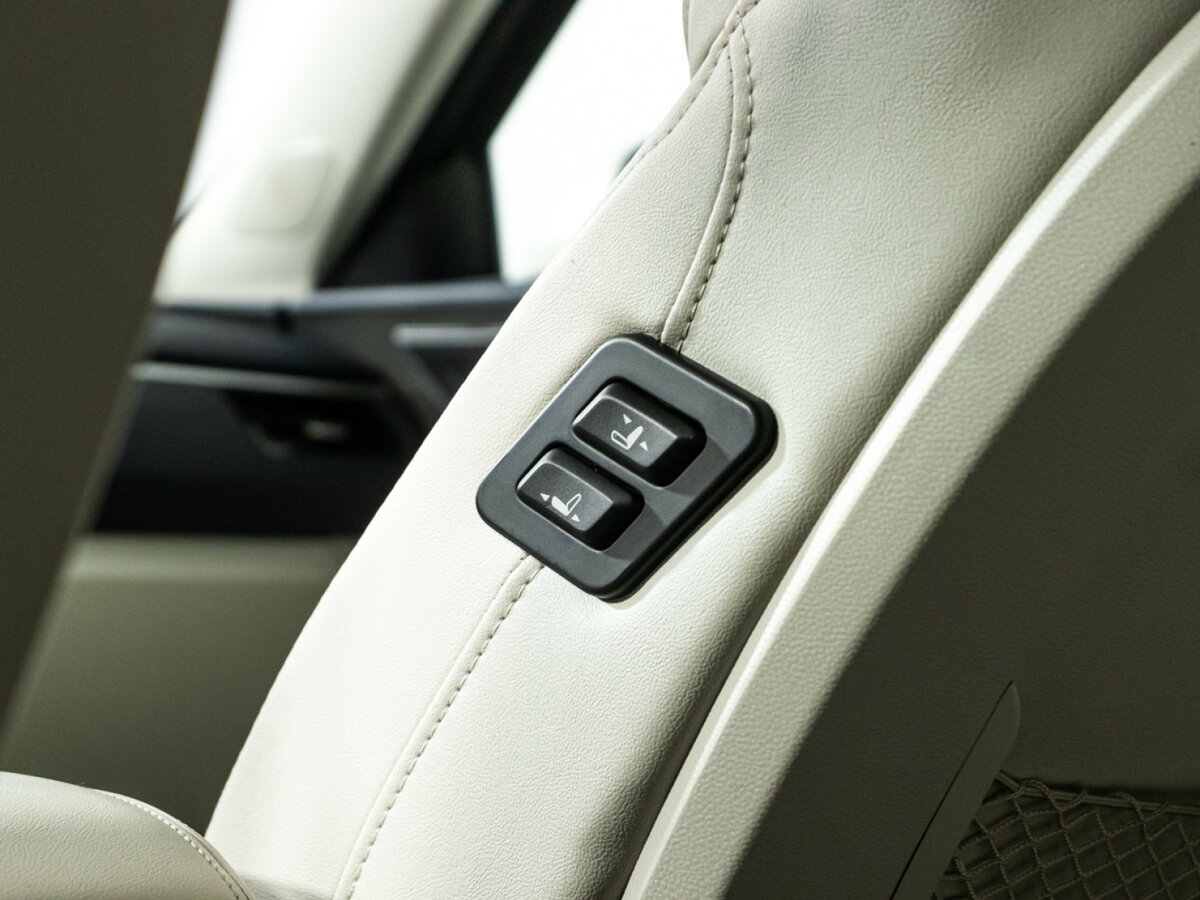 Hongqi H5 с пробегом — 2022 год. Фото: #22