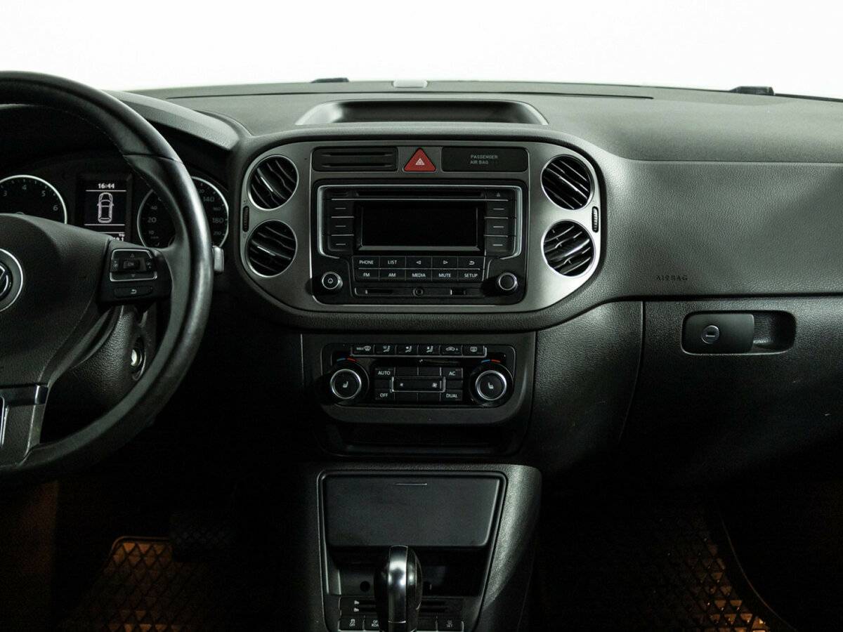 Volkswagen Tiguan с пробегом — 2011 год. Фото: #13