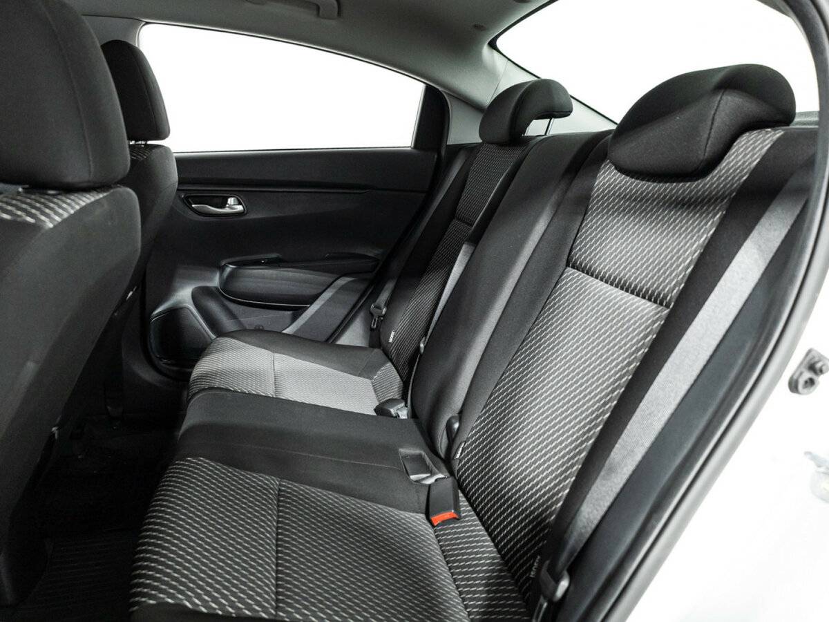 Kia Rio с пробегом — 2020 год. Фото: #9