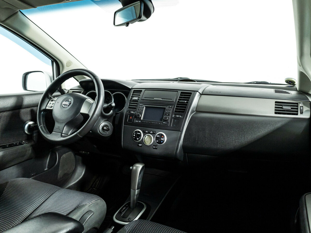 Nissan Tiida с пробегом — 2010 год. Фото: #8