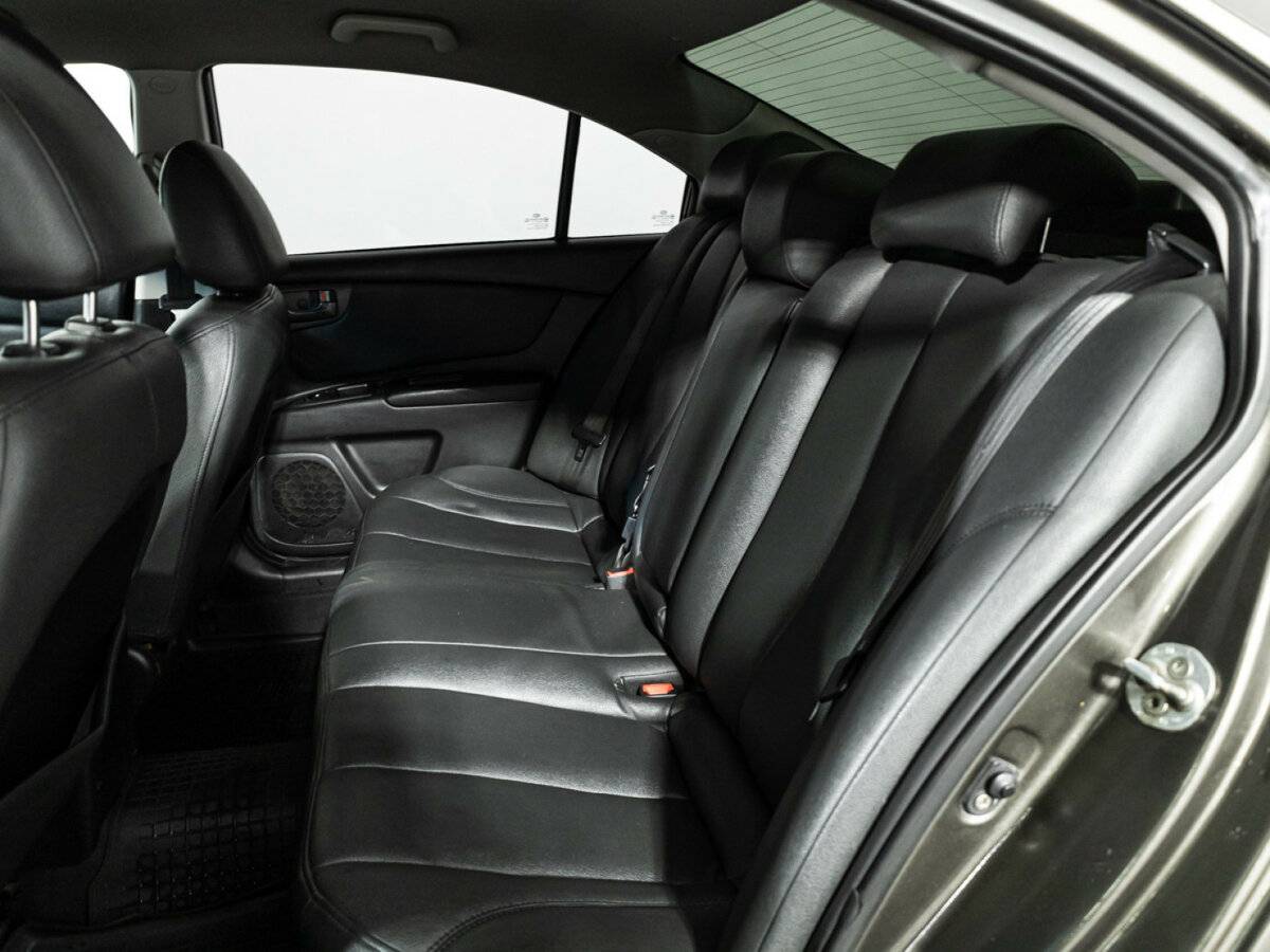 Kia Magentis с пробегом — 2010 год. Фото: #9