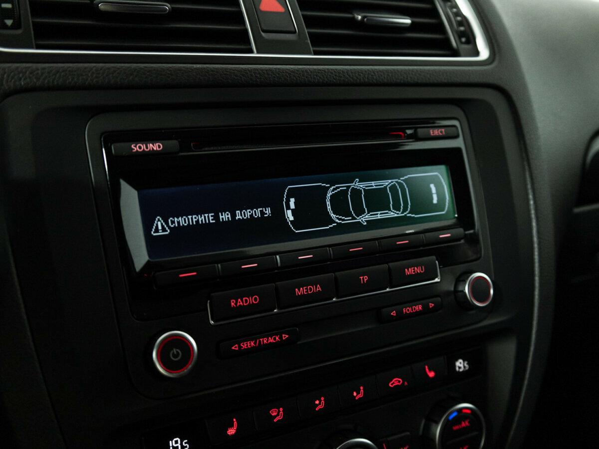 Volkswagen Jetta с пробегом — 2013 год. Фото: #13