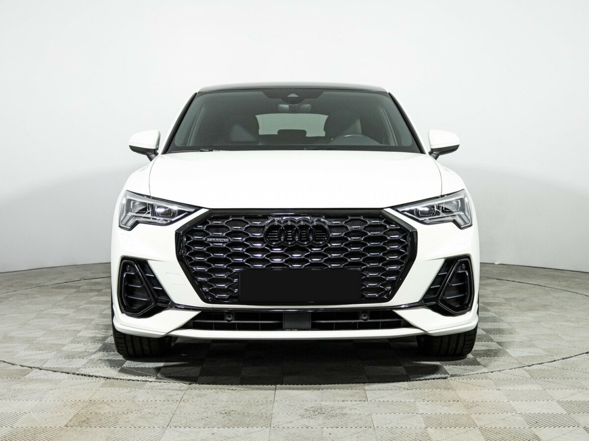 Audi Q3 Sportback с пробегом — 2020 год. Фото: #1