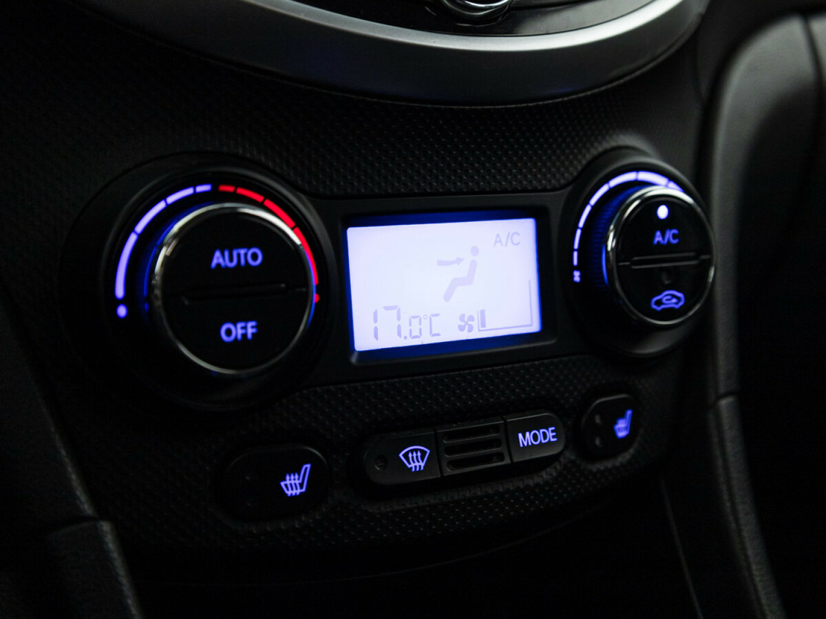 Hyundai Solaris с пробегом — 2012 год. Фото: #14